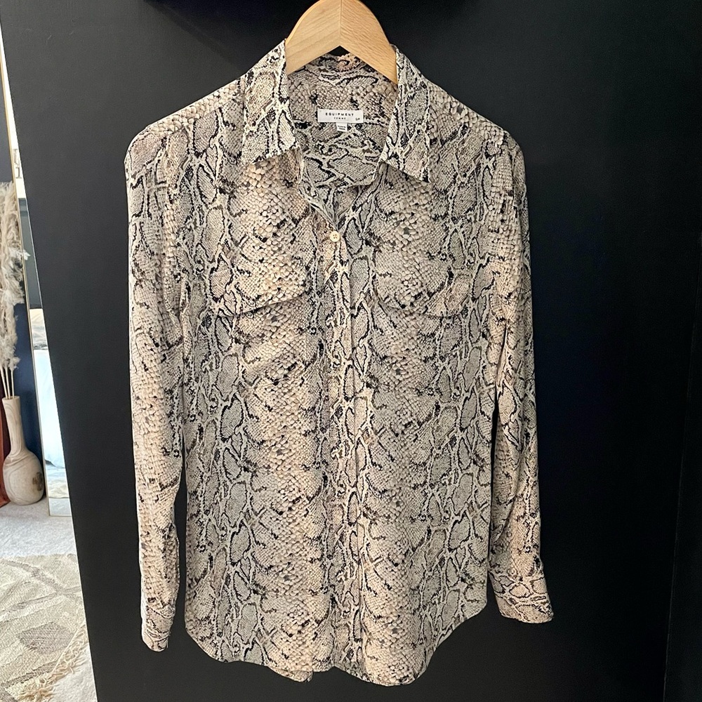EQUIPMENT Signature Silk Shirt